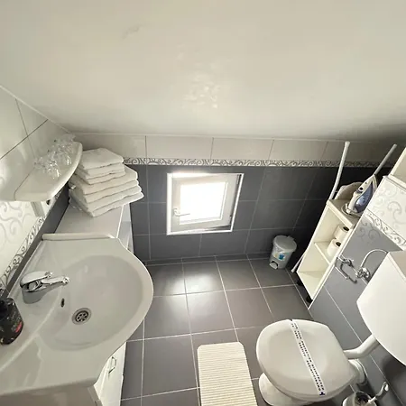 Apartament Sanda 2 *