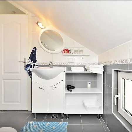 Apartament Sanda 2 *