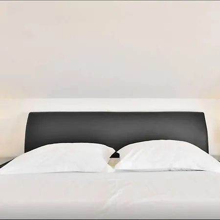 Apartament Sanda 2 *