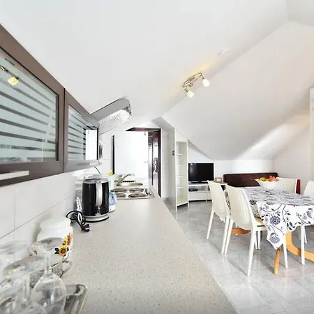 Apartament Sanda 2 Promajna