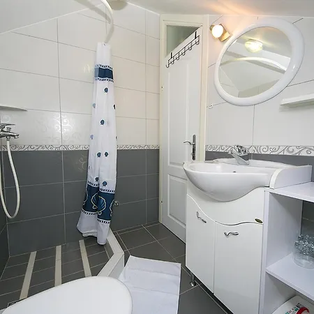 Apartament Sanda 2 *