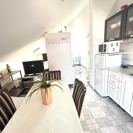 Apartman Sanda 2